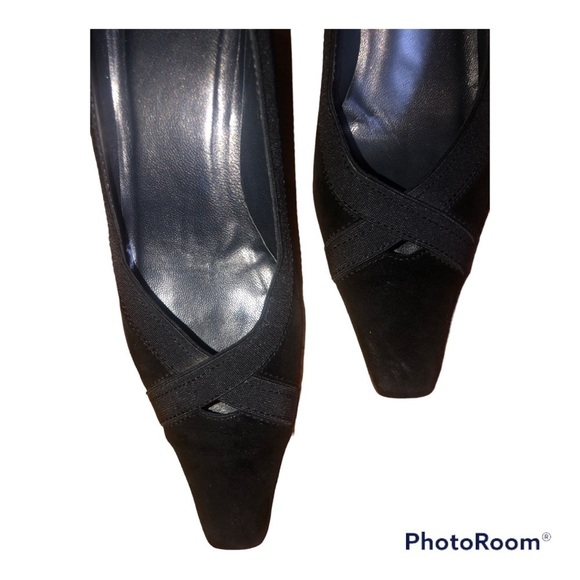 Stuart Weitzman Black Suede Russell Bromley Kitten Heels - Picture 5 of 14